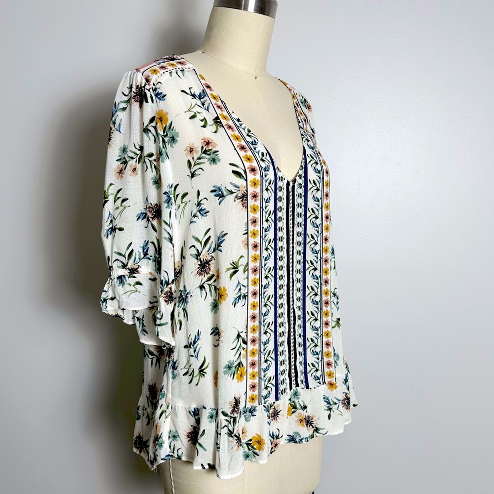 **NWT LUCKY BRAND Floral Print Blouse V neck Flutter Sleeve  Size Medium - Picture 6 of 10